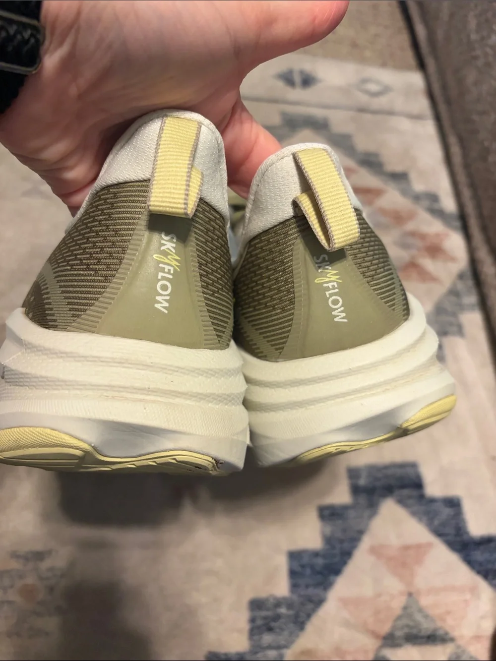 Hoka Skyflow Men’s Olive Green Running Shoes sz 13 2e